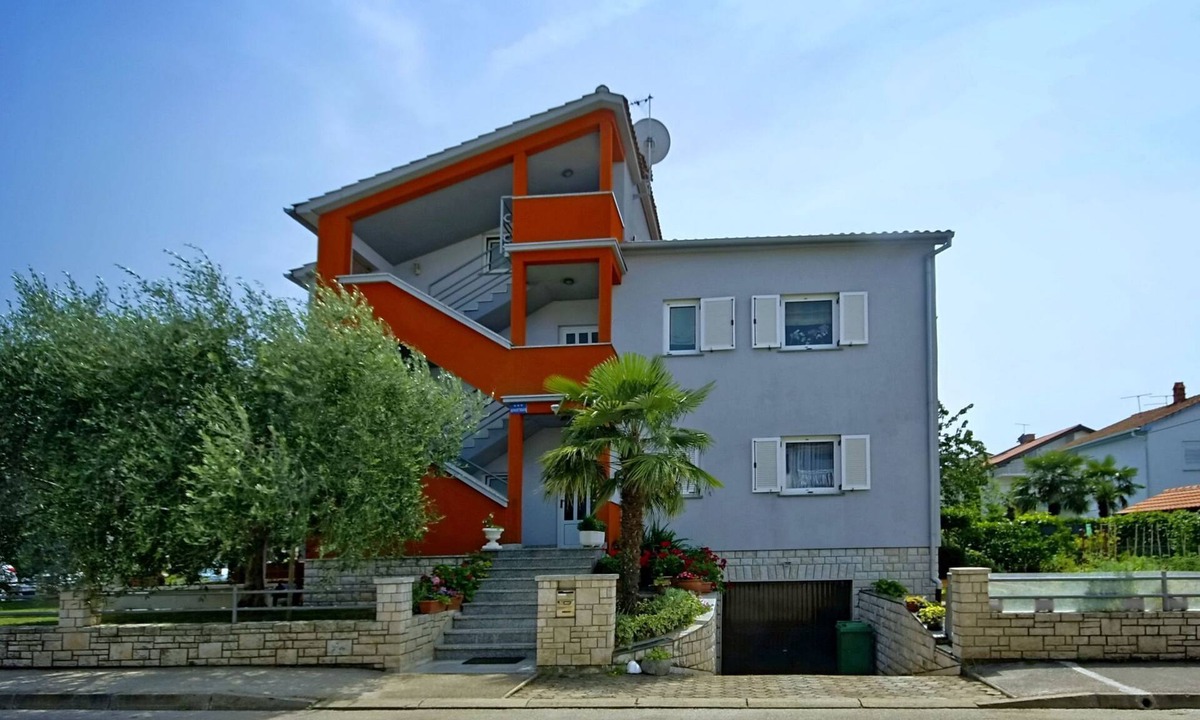 Murine Apartment | Komfortable Wohnung Bozica 1 Umag by Interhome