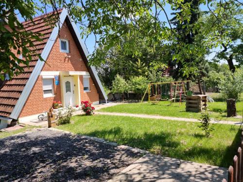 Opatovac House | Kuća za odmor Apathy