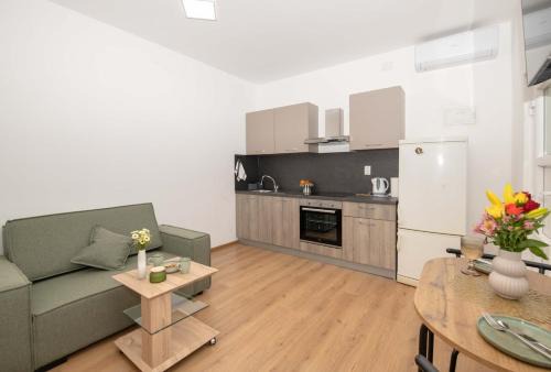 Marcana House | Kuća LUNI - vacation near the beach - Duga Uvala