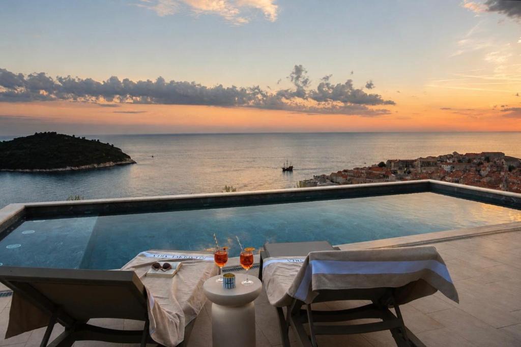 Ploce Apartment | La Dolce Villa Luxury Penthouse with Rooftop Pool & Sea View