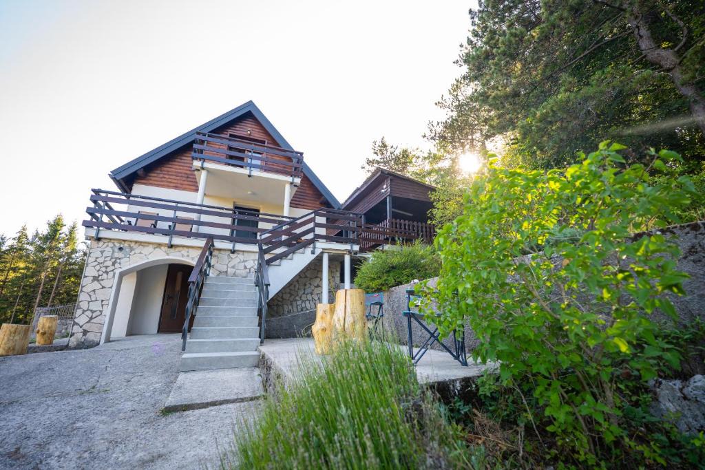 Lic House | LIČ HILLS kuća za odmor
