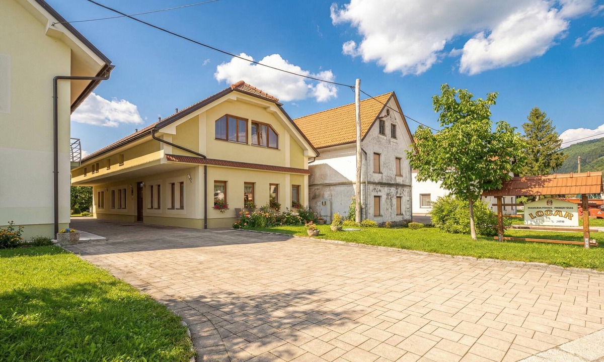 Zerovnica Hotel | Logar Farm Stay near Lake Cerknica - R3, Grahovo, Slovenia
