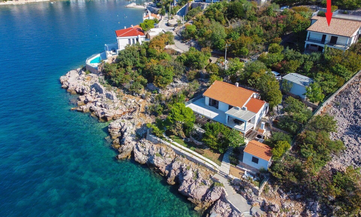 Senj Apartment | Lovely apartment for 4 guests with WIFI, A/C, TV, terrace and pets allowed