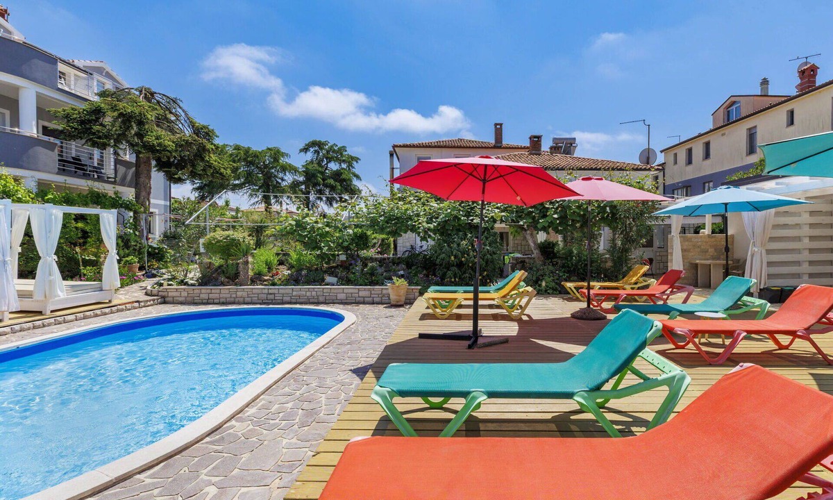 Monterol Apartment | Lovely apartment for 5 people with pool, WIFI, A/C, TV, terrace and pets allowed