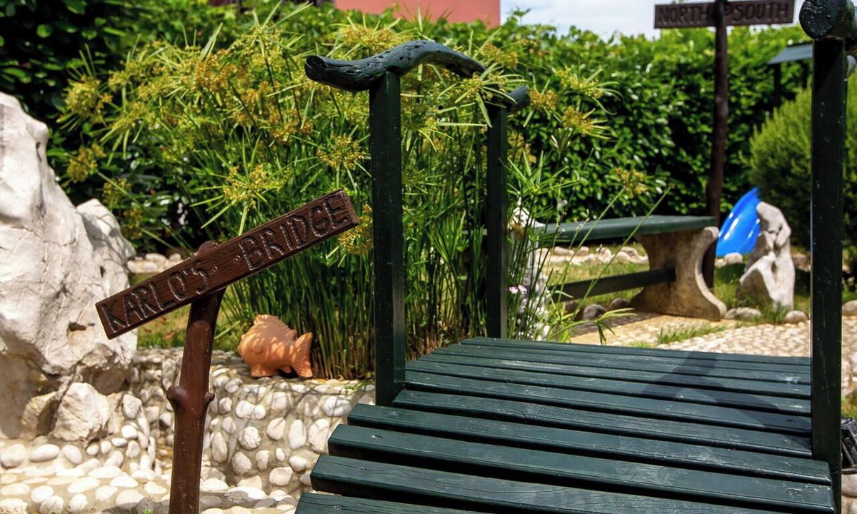 Rab Town Apartment | Lovely apartment for 6 people with A/C, WIFI, TV, terrace and pets allowed