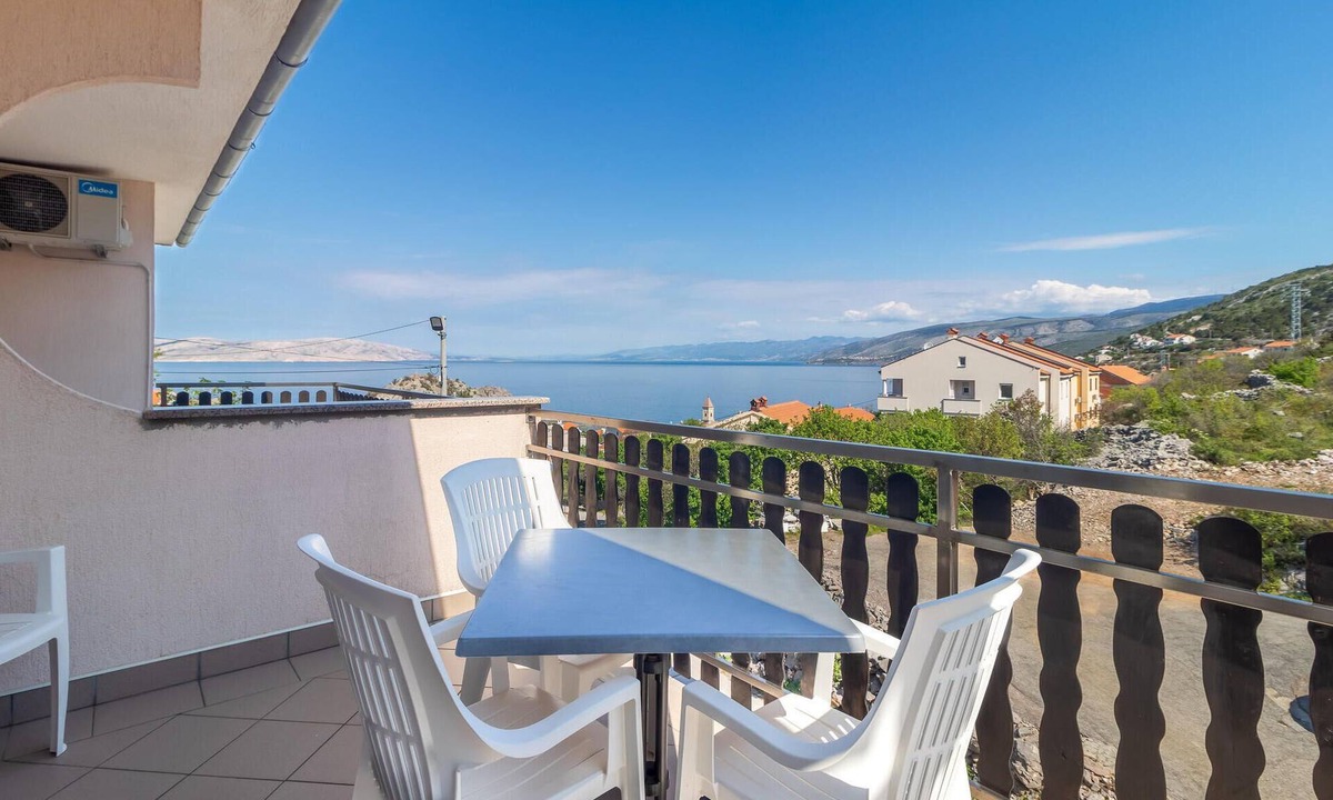 Sveti Juraj Apartment | Lovely apartment in Sveti Juraj with WiFi