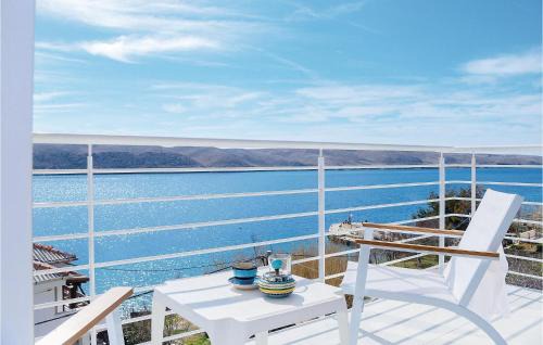 Miskovici Apartment | Lovely Apartment In Miskovici With House Sea View