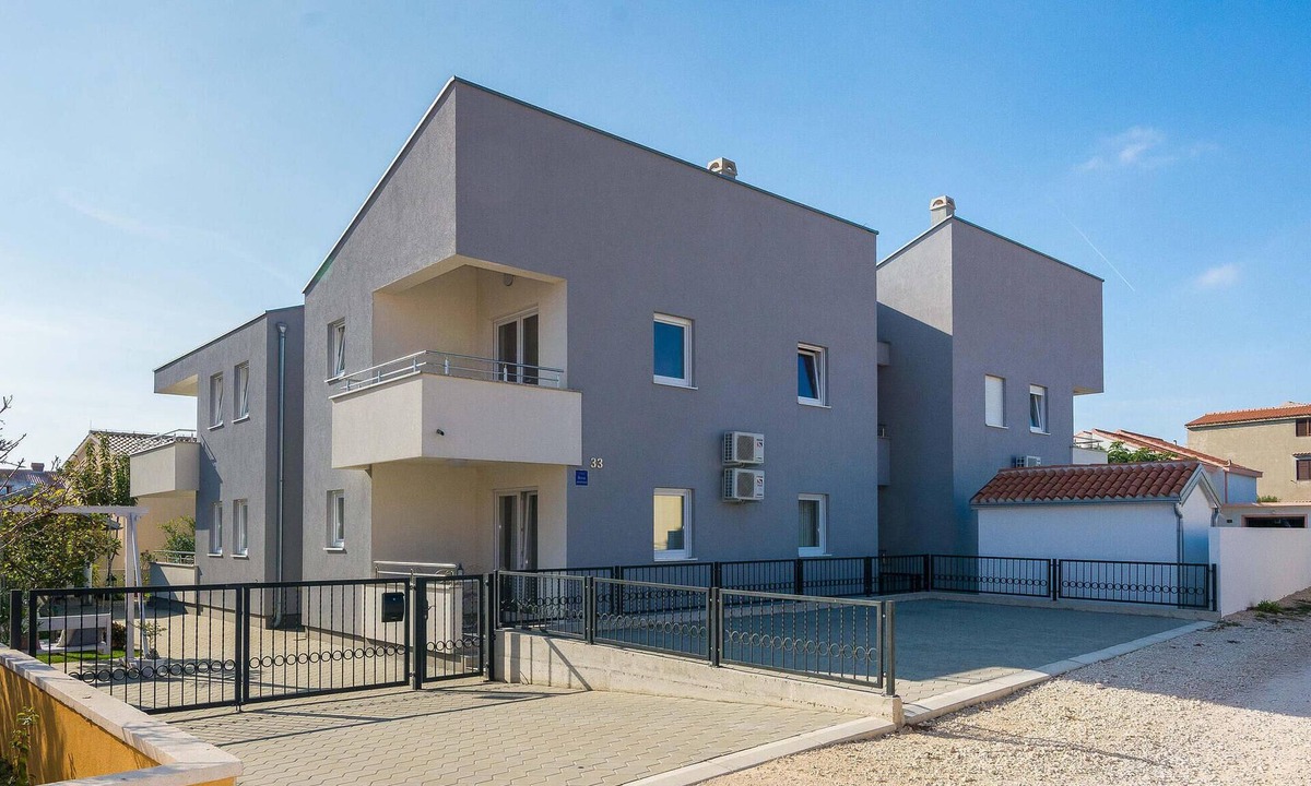 Vrsi Apartment | Lovely apartment in Vrsi-Mulo with WiFi