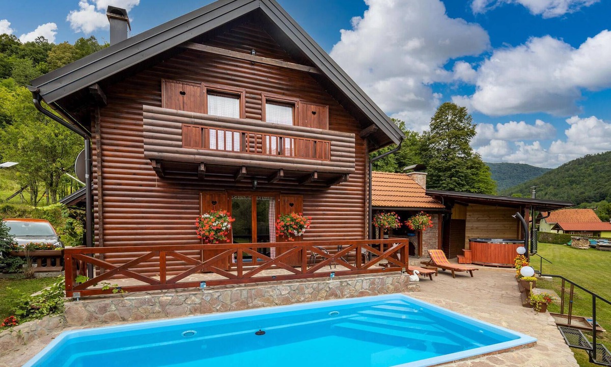 Presika House | Lovely home in Blazevci with sauna