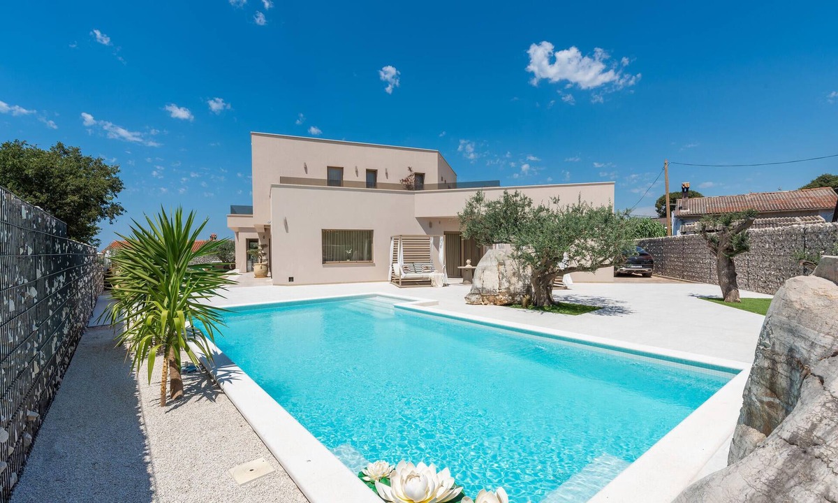 Galizana House | Lovely home in Galizana with sauna