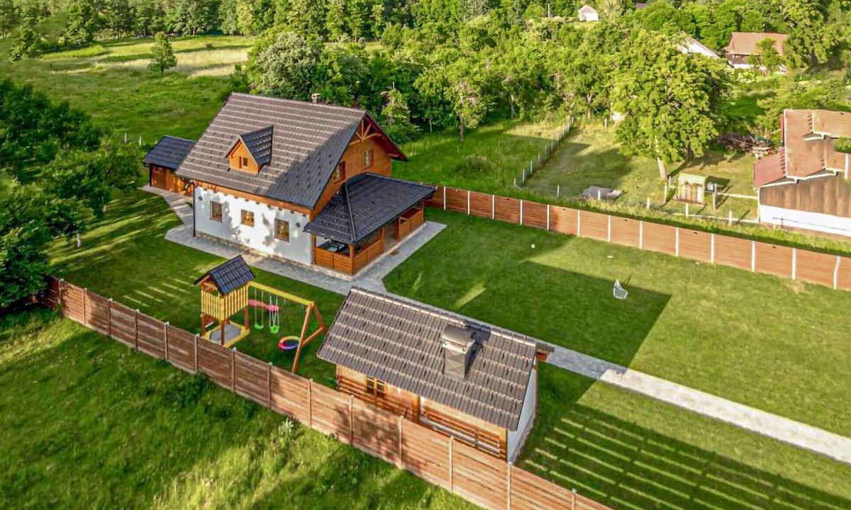 Gospic House | Lovely home in Gospic with WiFi