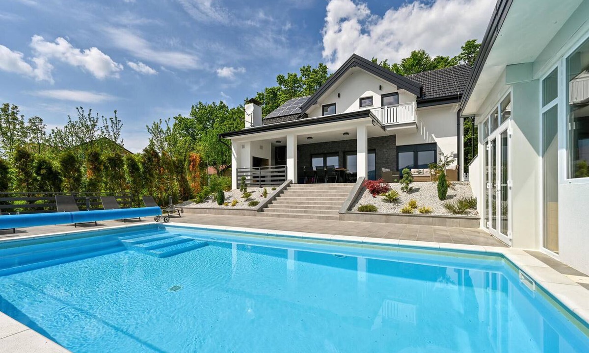 Stubicke Toplice House | Lovely home in Stubicke Toplice with sauna