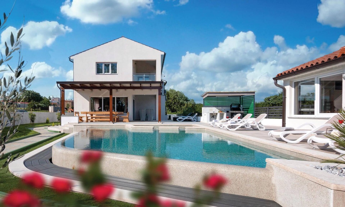 Marcana House | Lovely home in Marcana with sauna