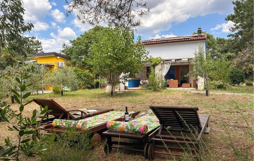 Peroj House | Lovely Home In Peroj With House A Panoramic View