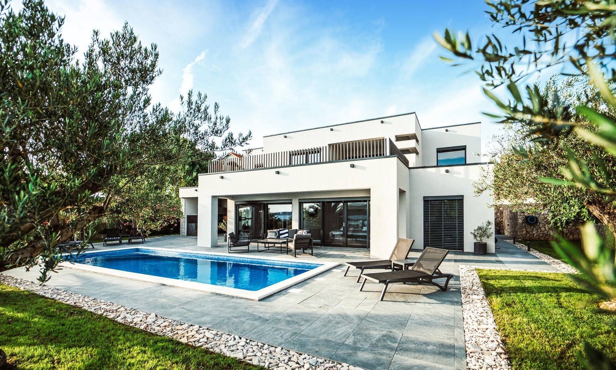 Rtina House | Lovely home in Razanac