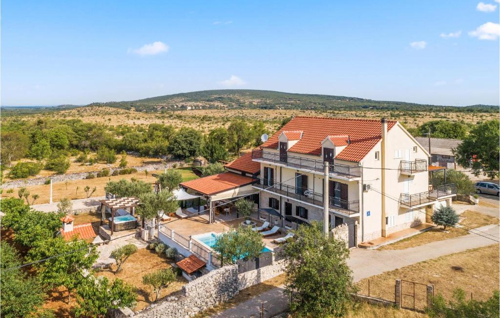 Gornje Danilo House | Lovely Home In Unesic With Sauna