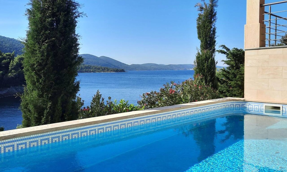 Blato House | Luxuriöse Villa Hera, Korcula, am Strand by Interhome