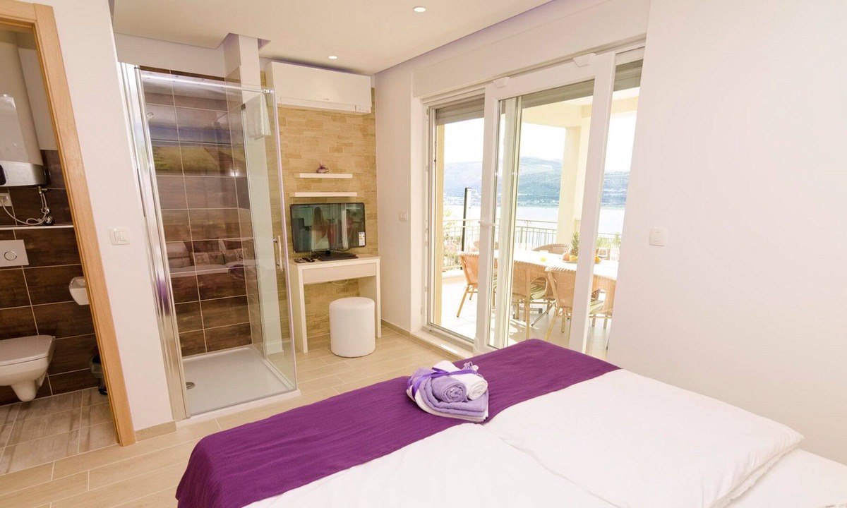 Mastrinka Villa | Luxurious 5 star sea view villa Magic for 14 persons with pool EOS CROATIA