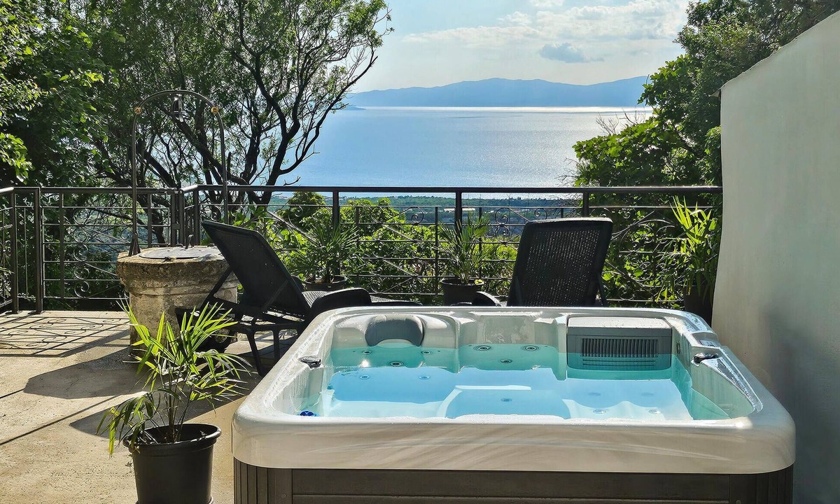 Hreljin House | Luxurious home in Hreljin with WiFi