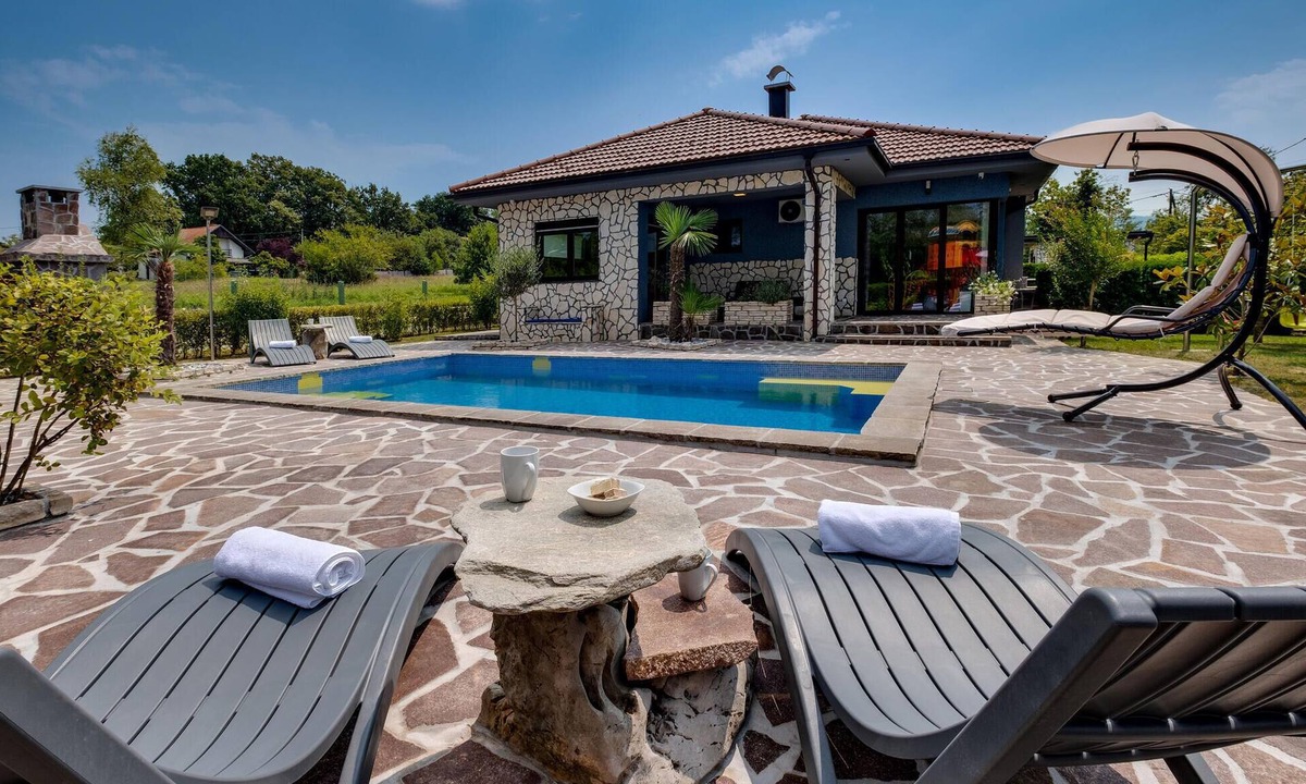 Jakovlje House | Luxurious home in Igrisce