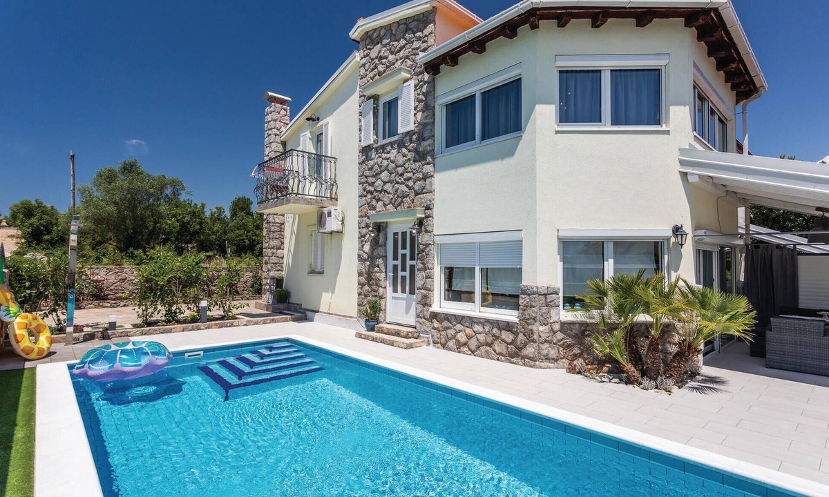 Kornic House | Luxurious home in Kornic