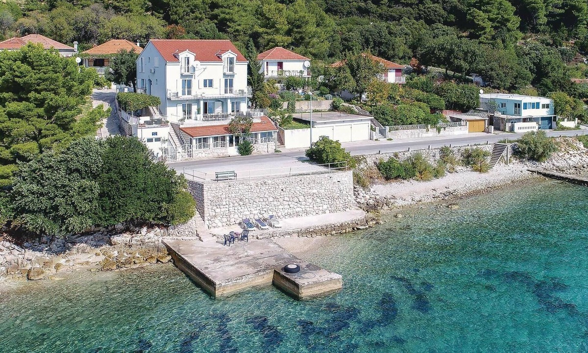 Cove Tri Zala (Zrnovo) House | Luxurious home in Kuciste with sauna