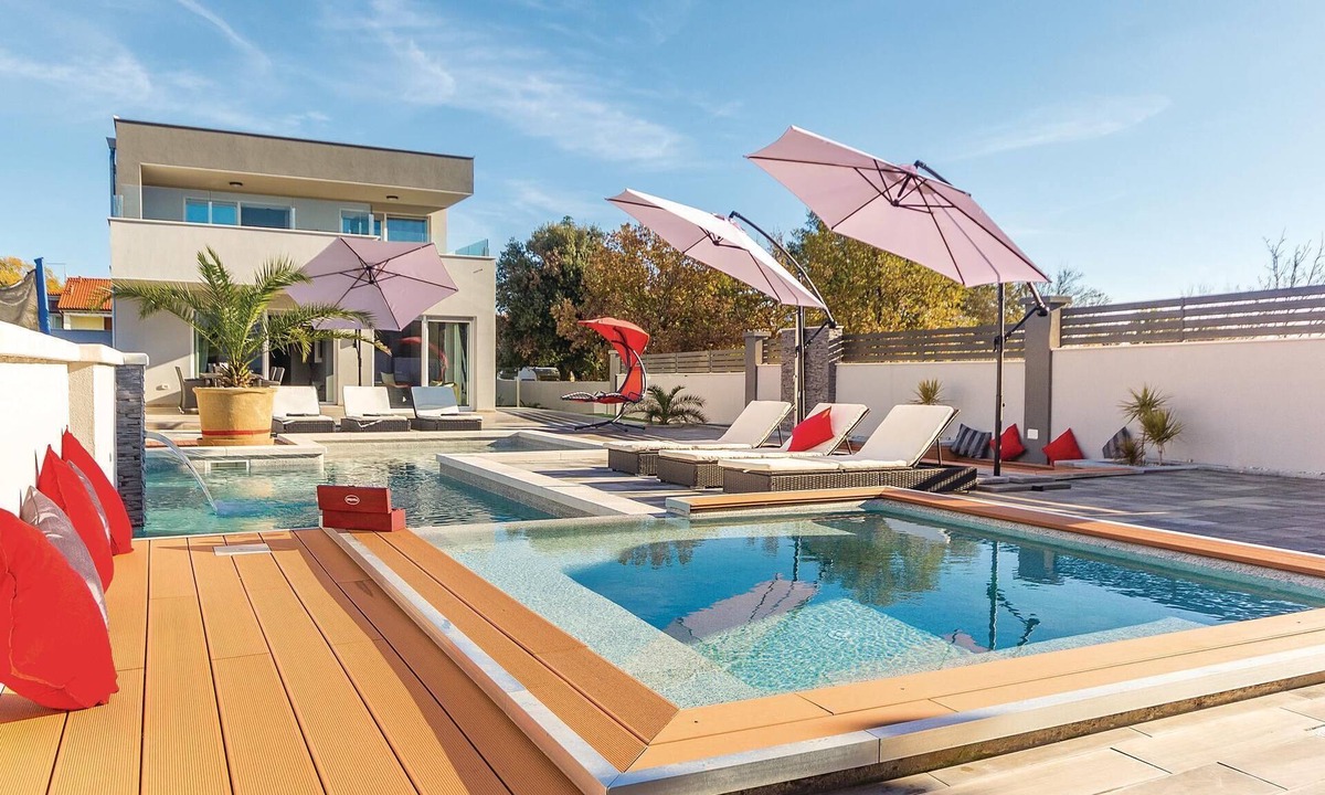 Sisan House | Luxurious home in Pula