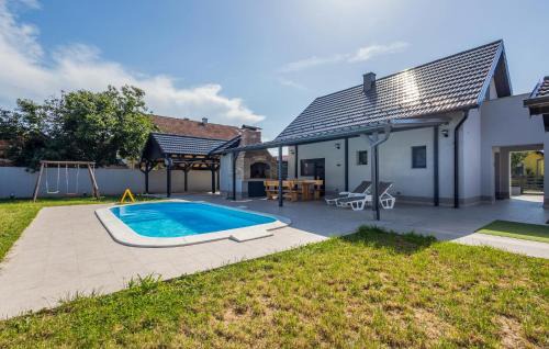 Borovo House | Luxurious Home In Vukovar