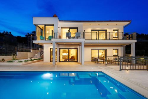 Sarsoni Apartment | Luxury Apartments VIN with Pool & Sea View