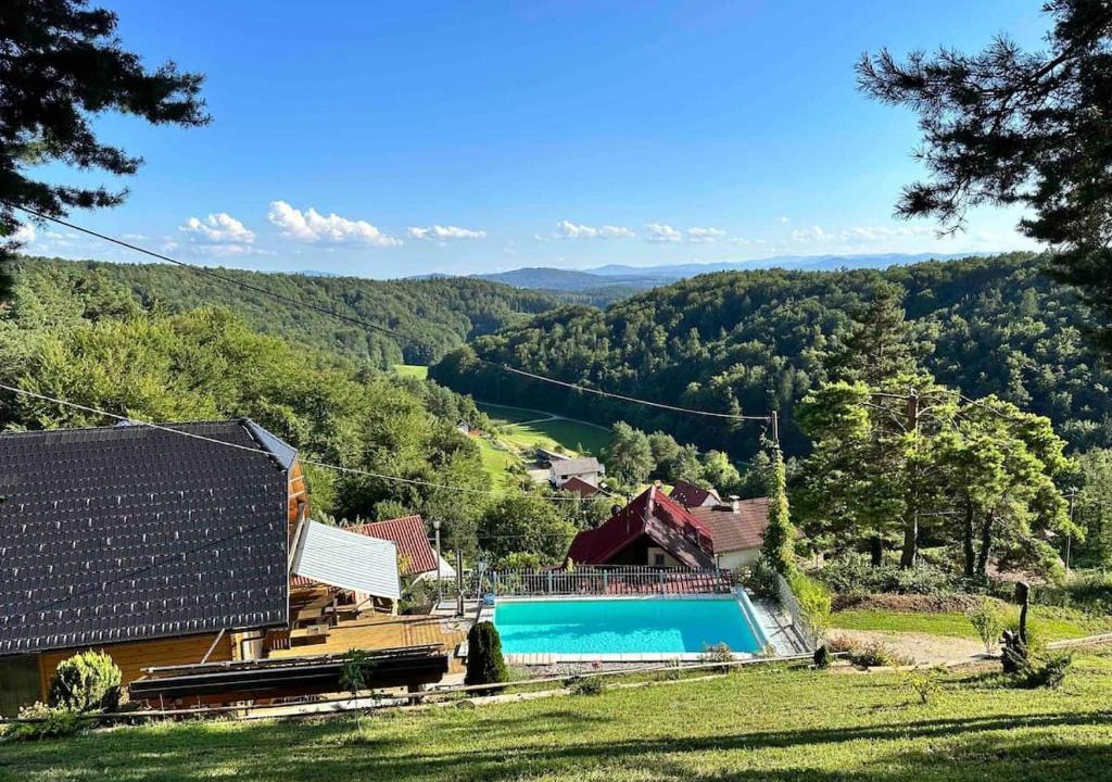 Ivancna Gorica Villa | Luxury Panorama Villa Pool, Quadro Sauna & Views
