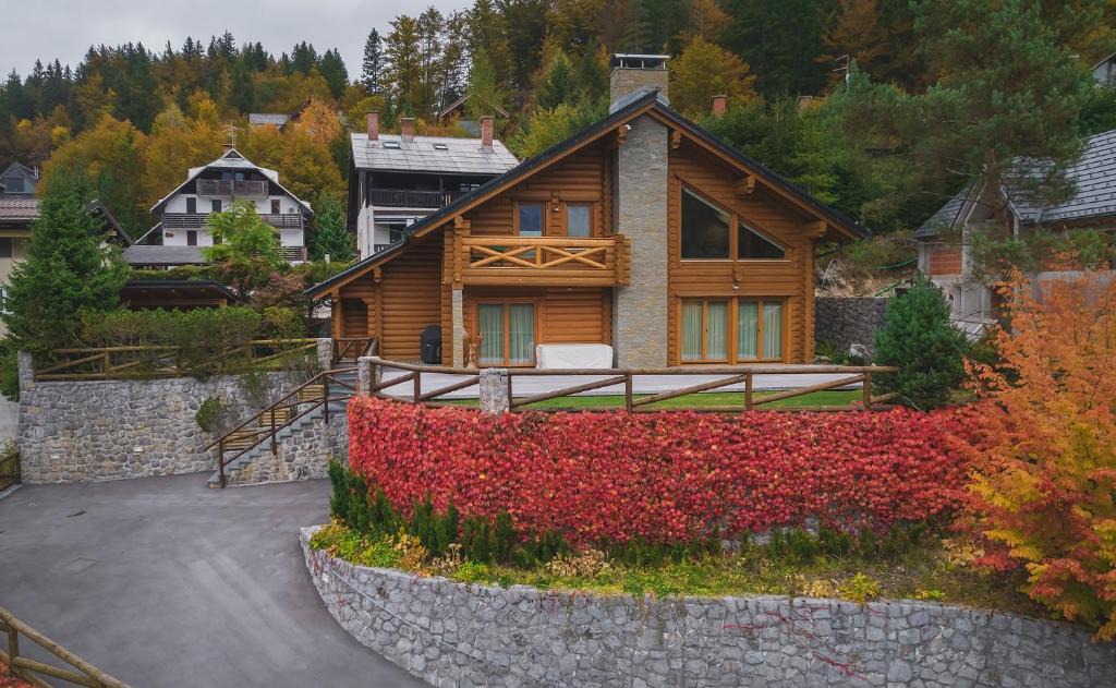 Kranjska Gora Villa | Luxury Private Alpine Log Chalet with SPA at Lake Jasna, Kranjska Gora
