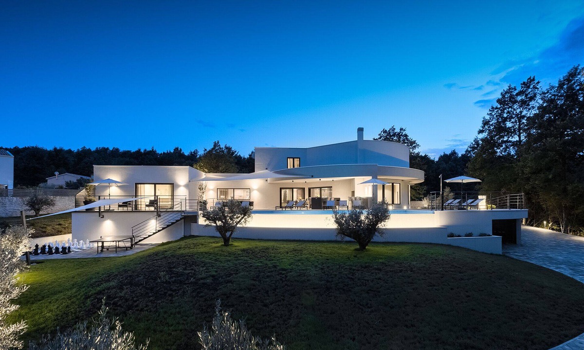 Boljevici Villa | Luxury Villa Viktor Tireli for up to 14 guests by Istrabook
