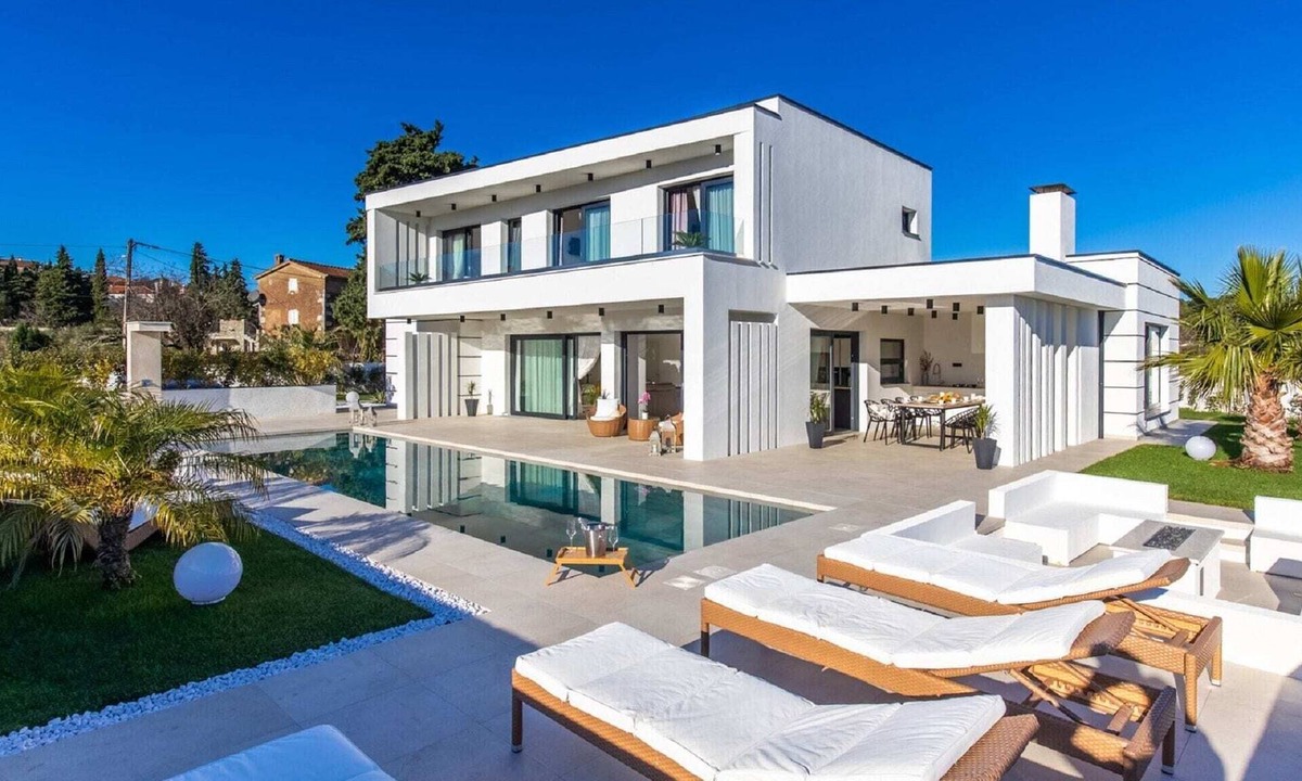Vrh Cabin | Luxury villa with an indoor and outdoor pool on the island of Krk