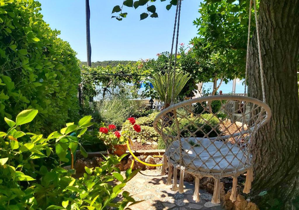 Barbat na Rabu Bed & Breakfast | Meduza B&b