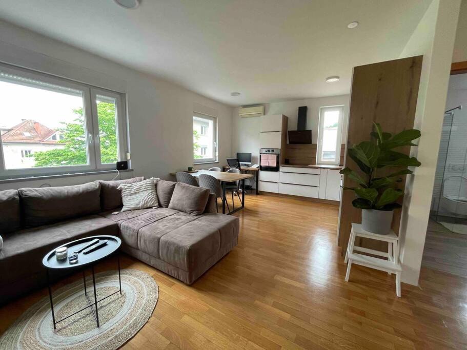 Siska District Apartment | Mely Rose