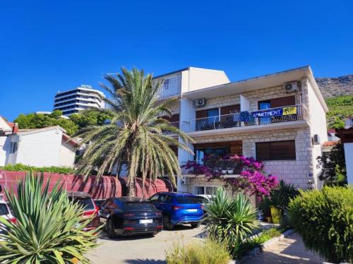 Duce Apartment | Merion