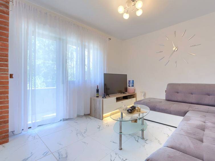 Rezanci House | Mia