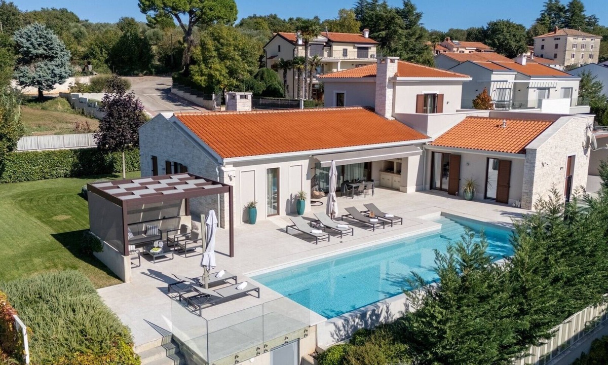 Markovac Villa | Modern Villa Efa with a swimming pool
