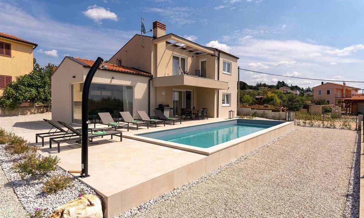 Markovac House | Modern Villa N with swimming pool