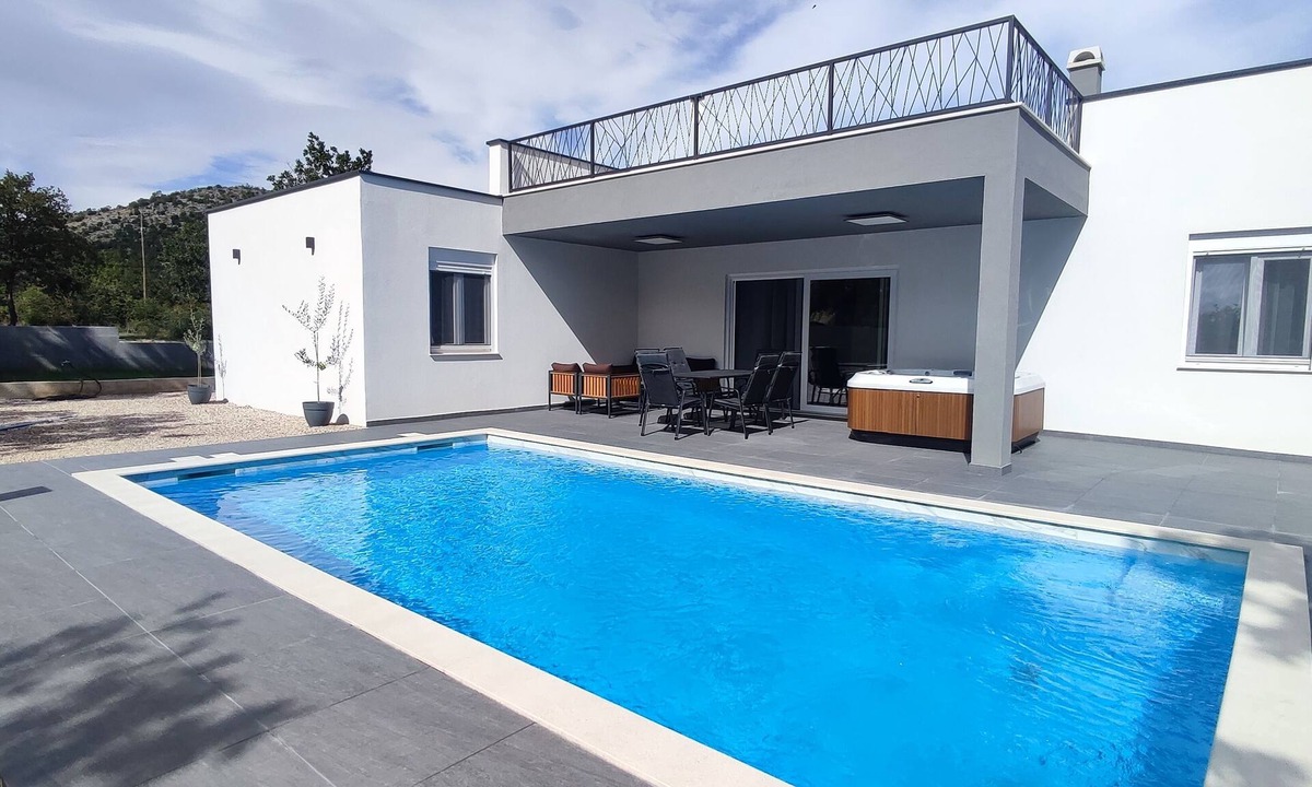 Slivnica Villa | Modern villa with private pool and jacuzzi