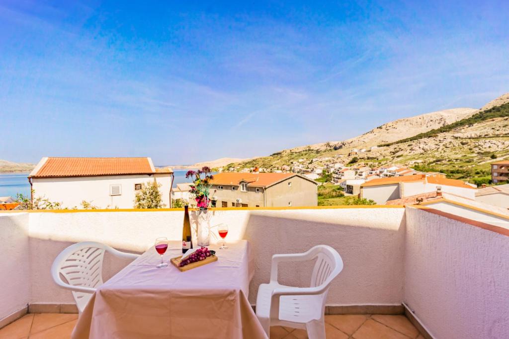 Metajna Apartment | Neda beautiful view of the countryside and the sea with parking air conditioning WiFi
