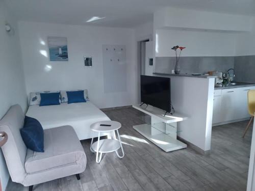 Sarsoni Apartment | Nelly Apartment