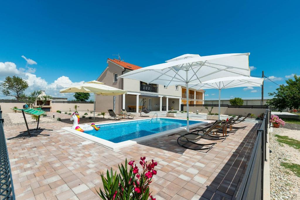 Pristeg Villa | New 2020! 4* Villa Silentium, Pristeg