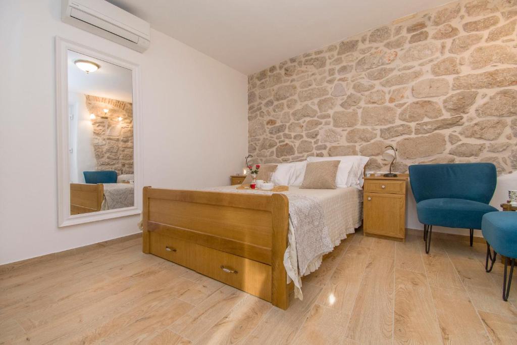 Plisac Apartment | New studio in Šibenik Centre with private parking
