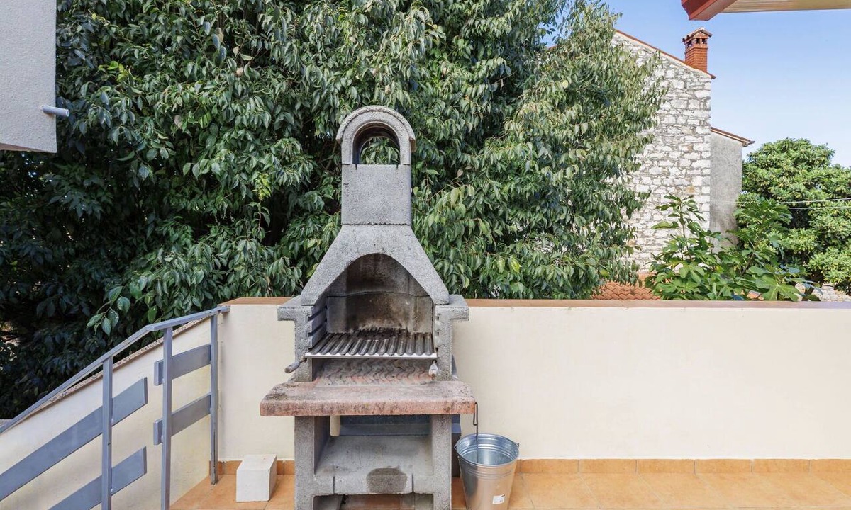 Lovrecica Apartment | Nice apartment for 2 people with A/C, WIFI, TV and terrace