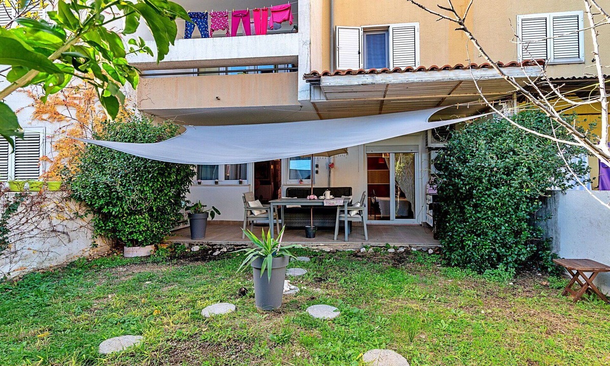 Znjan Apartment | Nice apartment for 5 people with A/C, WIFI, TV and terrace