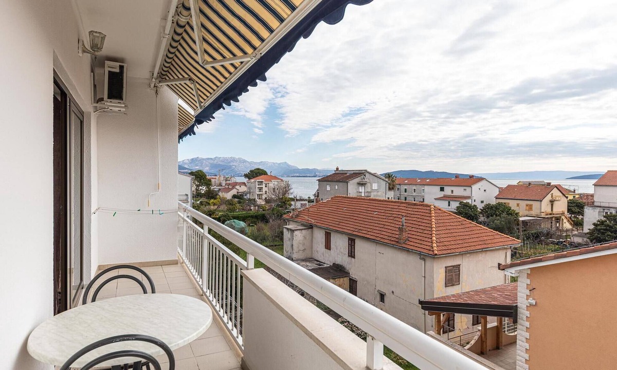 Kastel Stafilic Apartment | Nice apartment in Kastel Stafilic