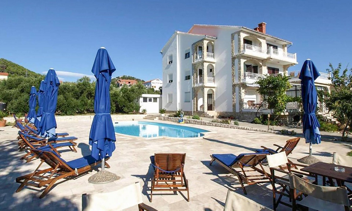 Barbat na Rabu Apartment | Nice apartment in Barbat na Rabu with WiFi