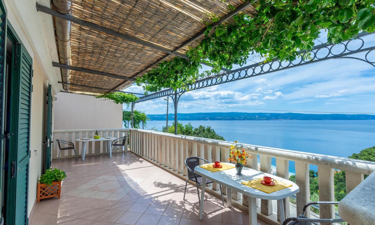 Omis Apartment | Nice apartment in Omis with WiFi
