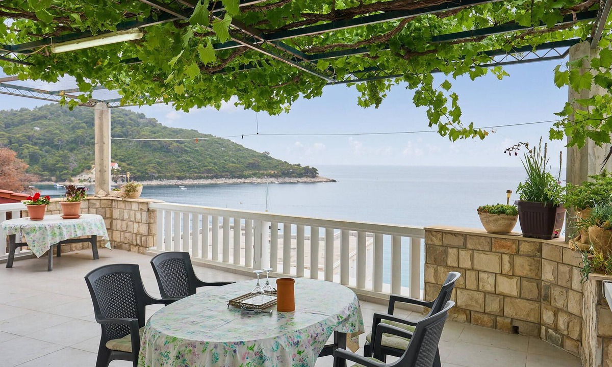 Saplunara Apartment | Nice apartment in Saplunara with house sea view